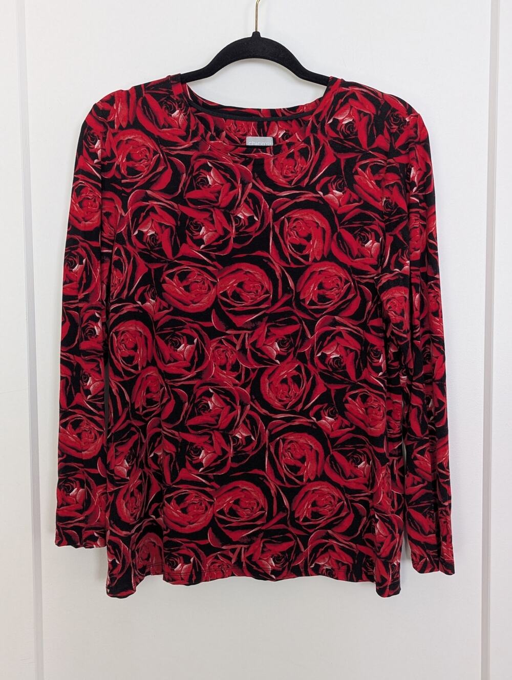 Chicos size 2 Large Red Rose Graphic Print LS Stretch Knit Top Blouse